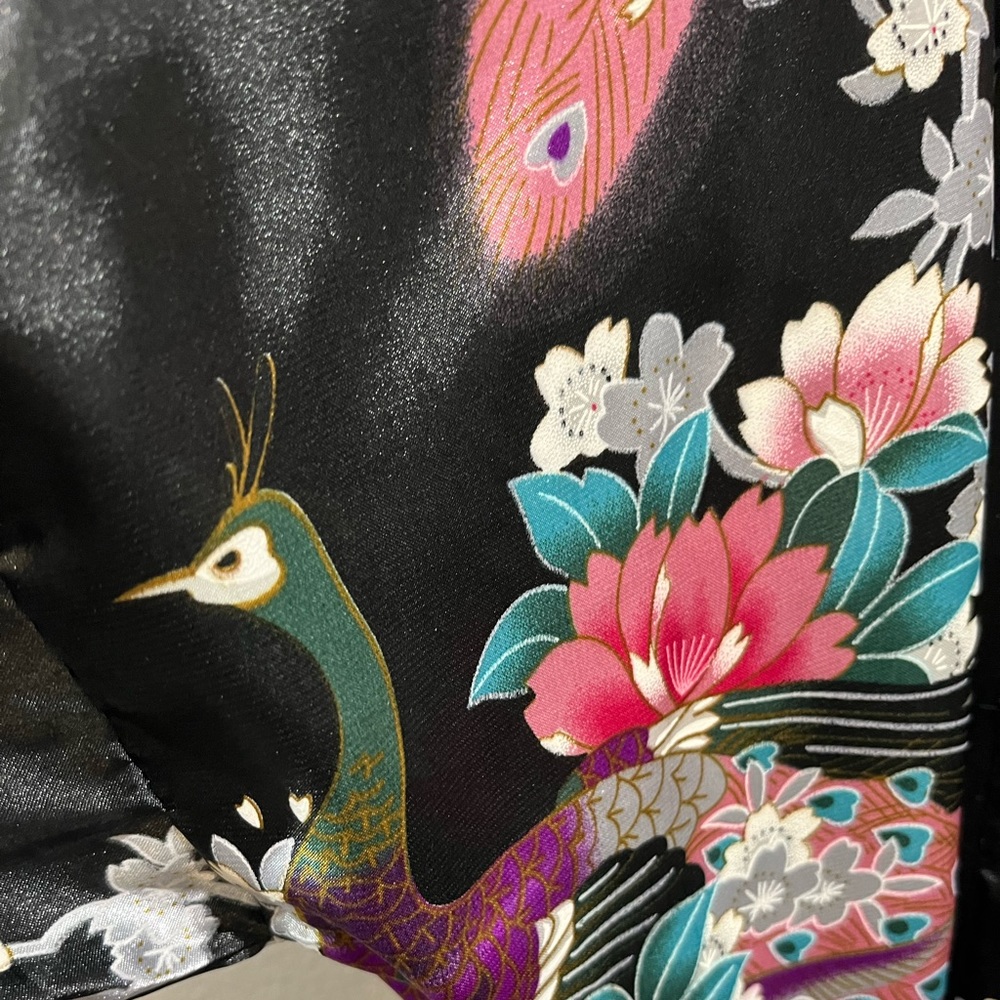 TANGYIHUI SILKY SATIN BLACK FLORAL PEACOCK ROBE WITH MATCHING BELT SIZE XXL - Picture 4 of 16